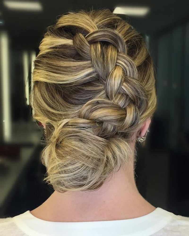 Como escolher o penteado ideal para mãe da noiva: Guia completo