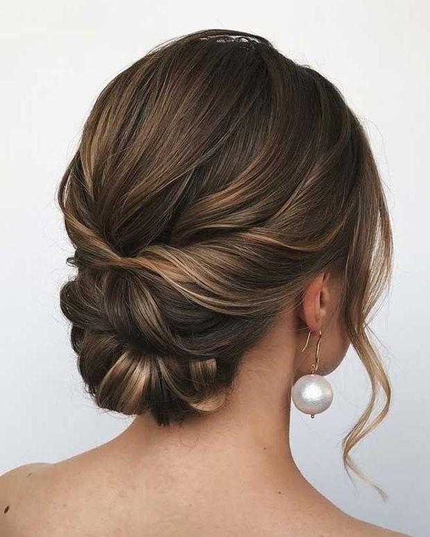 penteado para madrinha de casamento cabelo cacheado