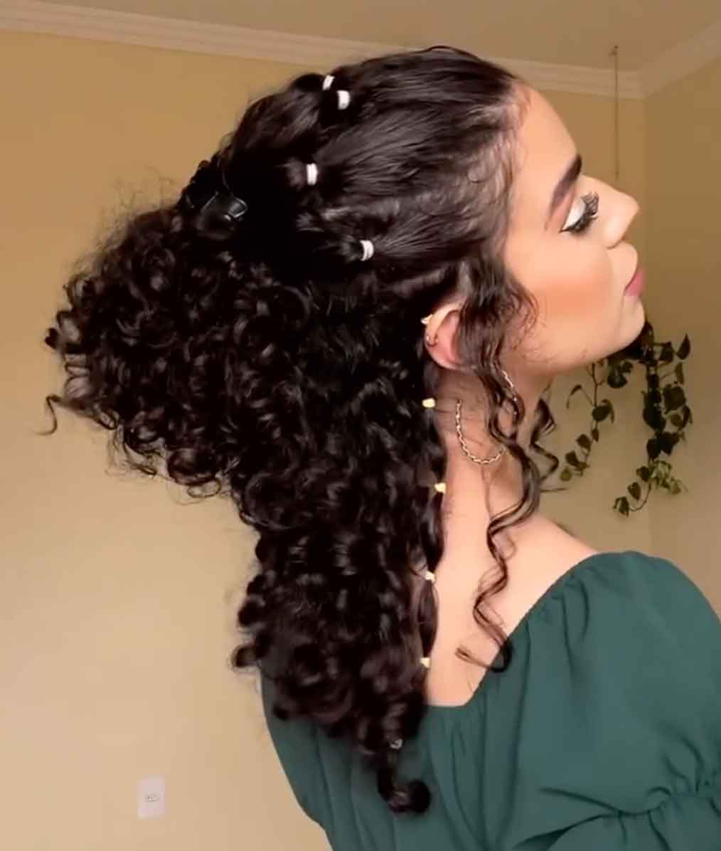 penteado para madrinha de casamento cabelo cacheado
