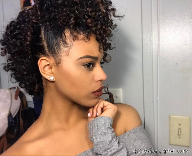 penteado para madrinha de casamento cabelo cacheado