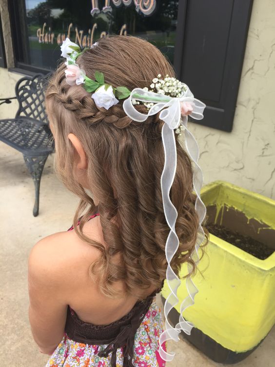 penteado preso com tiara e coque infantil