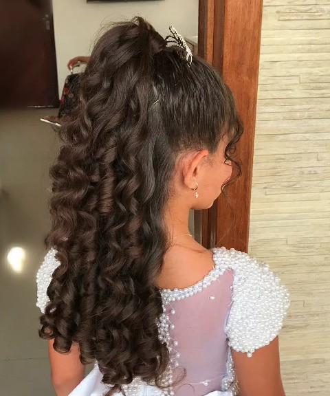 Penteados Rápidos para o Dia a Dia Escolar em Cabelos Crespos