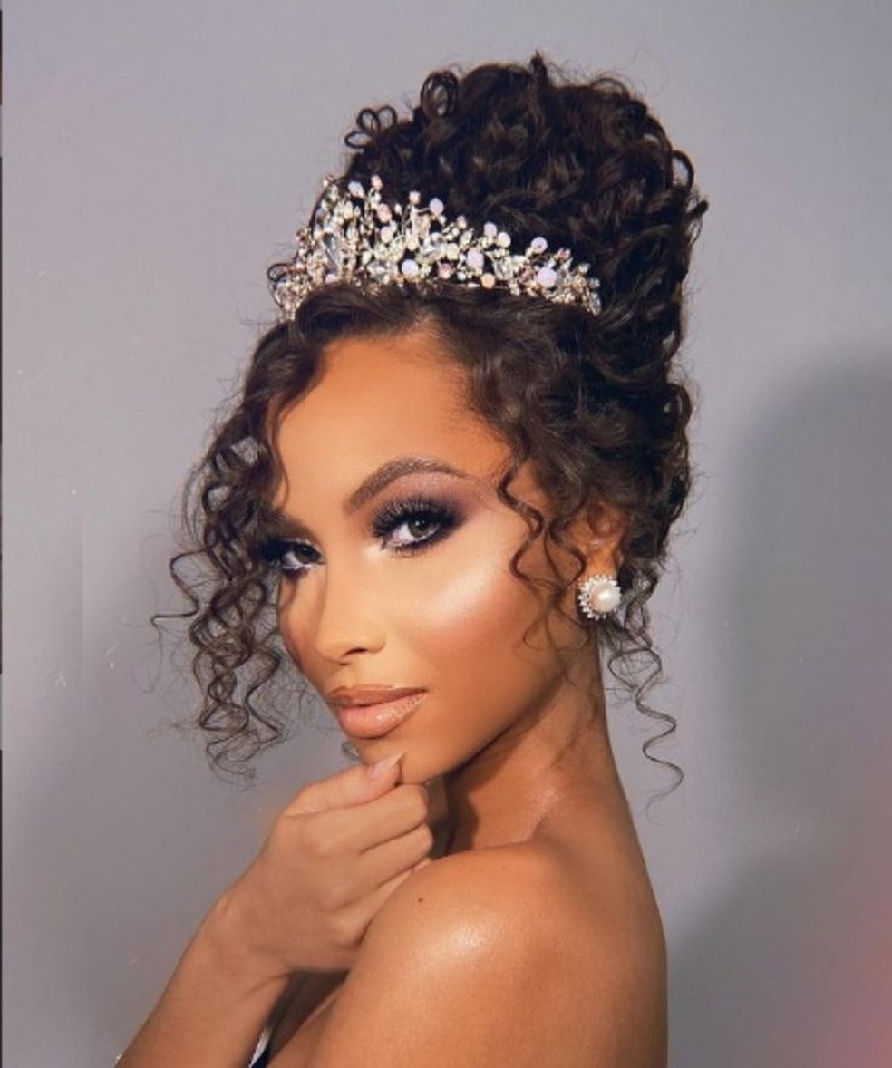 penteado ondas cinema coroa cabelo solto 15 anos