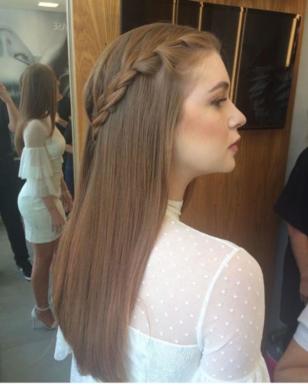 penteados cabelo solto liso com topete