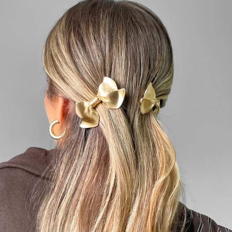 Penteados com Presilhas para Cabelos Cacheados: Do Day After à Festa