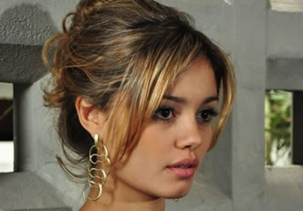 Penteados Semi Presos com Trança para Cabelos Curtos: Charme e Romantismo