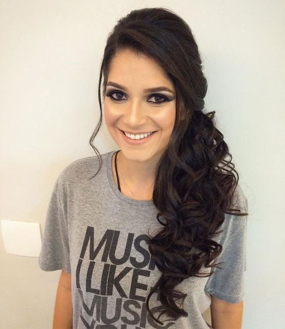 Como Escolher o Penteado Ideal para Formatura de Acordo com o Decote do Vestido