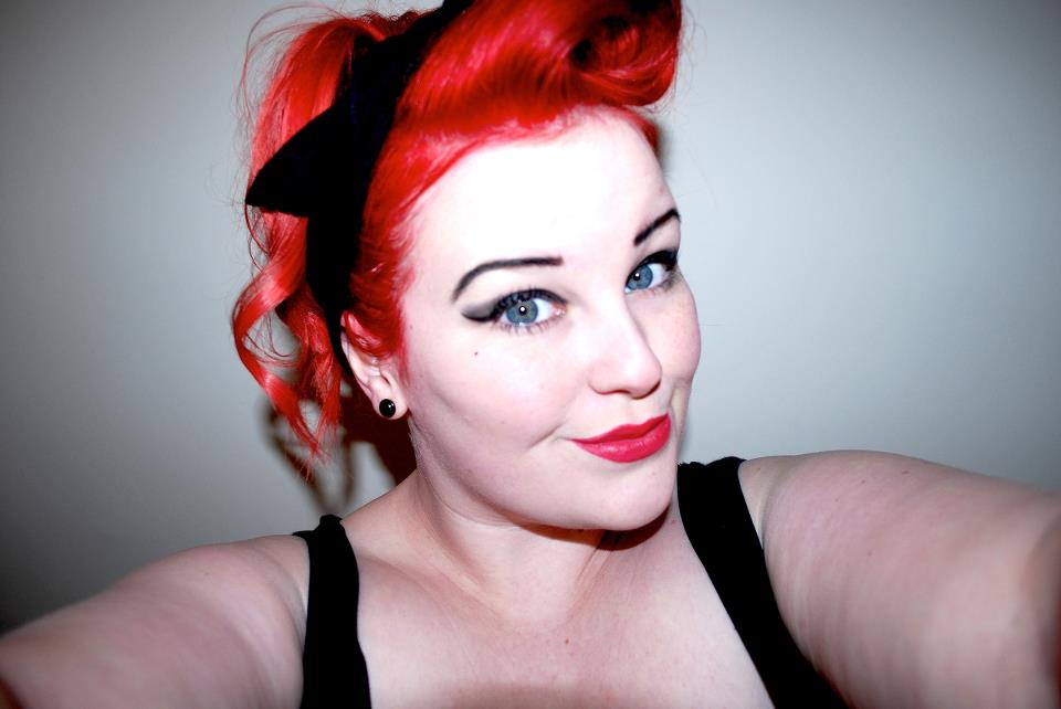 Maquiagem Pin-up: O Look Ideal para Complementar seu Penteado Vintage