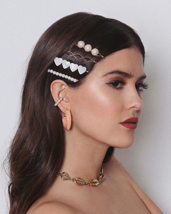 Presilhas de Verão 2025: Flores e Fundo do Mar para um Look Fresco