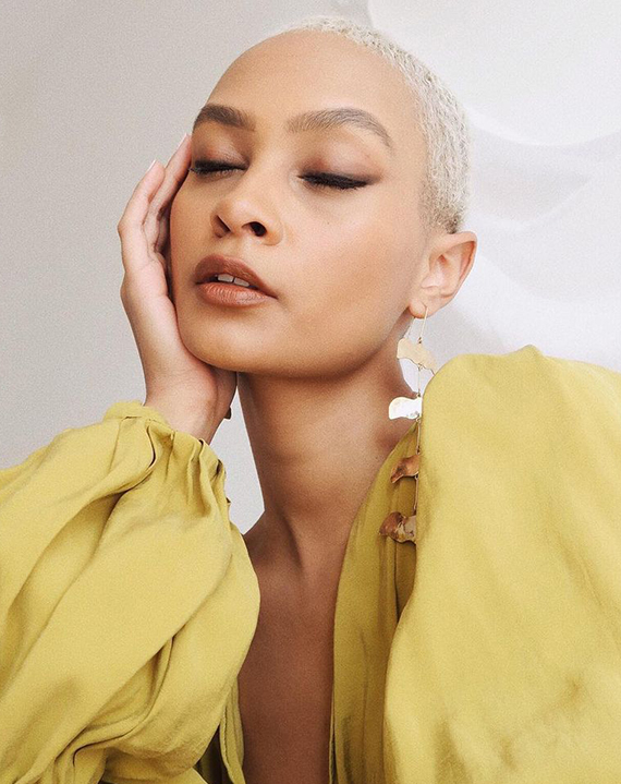 raspar o cabelo feminino