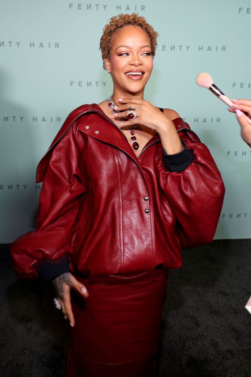 Cabelo Vermelho: Qual o Tom Ideal para Você se Inspirar na Rihanna?