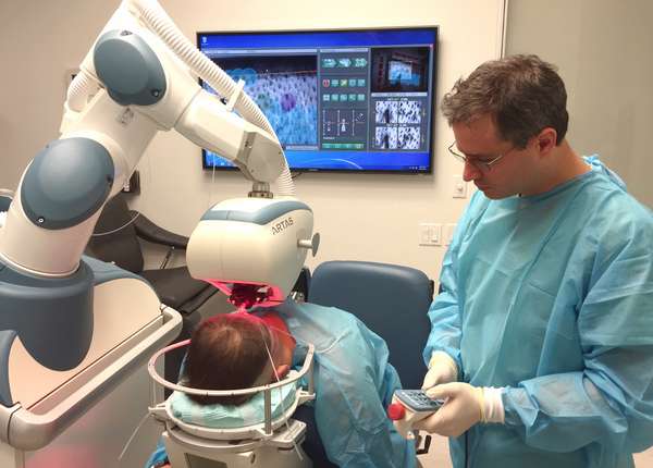 Clínicas no Brasil que utilizam o robô ARTAS iX