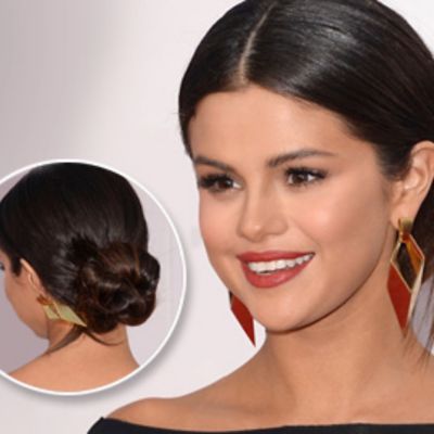 5 ideias de títulos:
1. A Evolução do Cabelo de Selena Gomez: De Californianas a Morena Iluminada
2. Desvendando os Segredos do Ombré Hair de Selena Gomez
3. Como Recriar o 