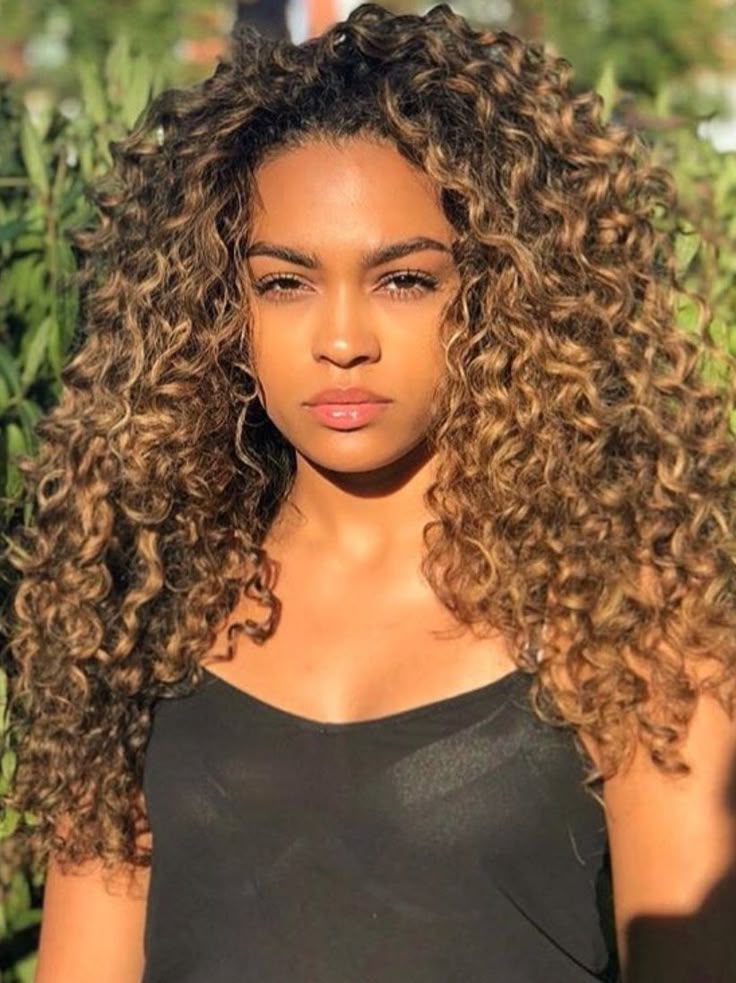 Tonalizante Mel vs. Coloração Permanente: Qual a Melhor Opção para Você?