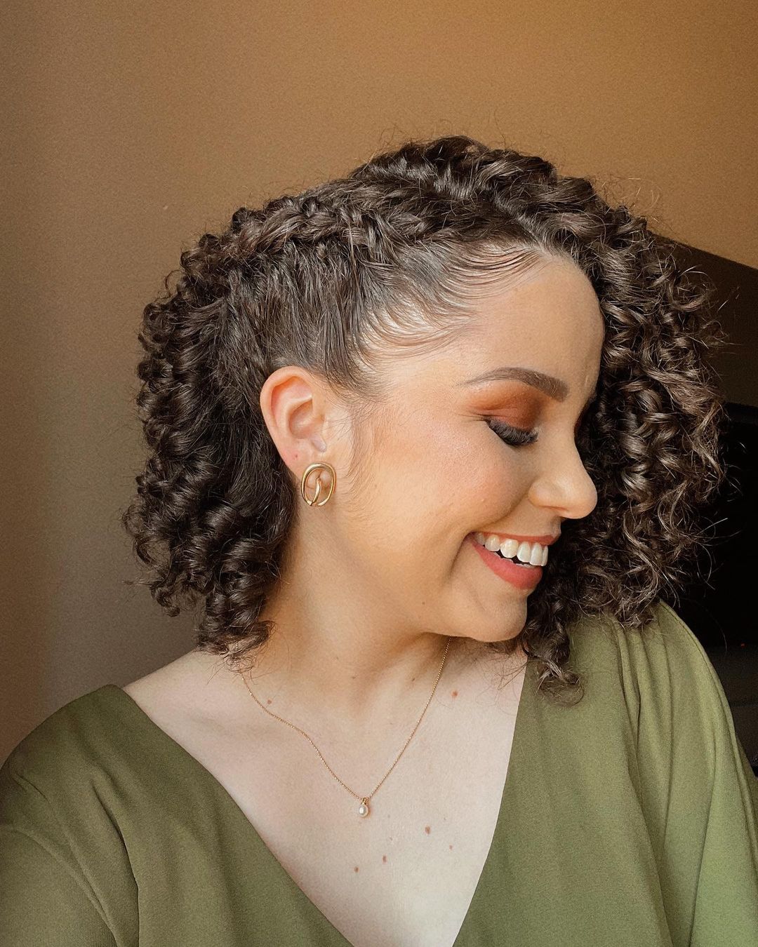 O Segredo para Tranças Duradouras em Cabelos Cacheados: Dicas de Preparação e Finalização