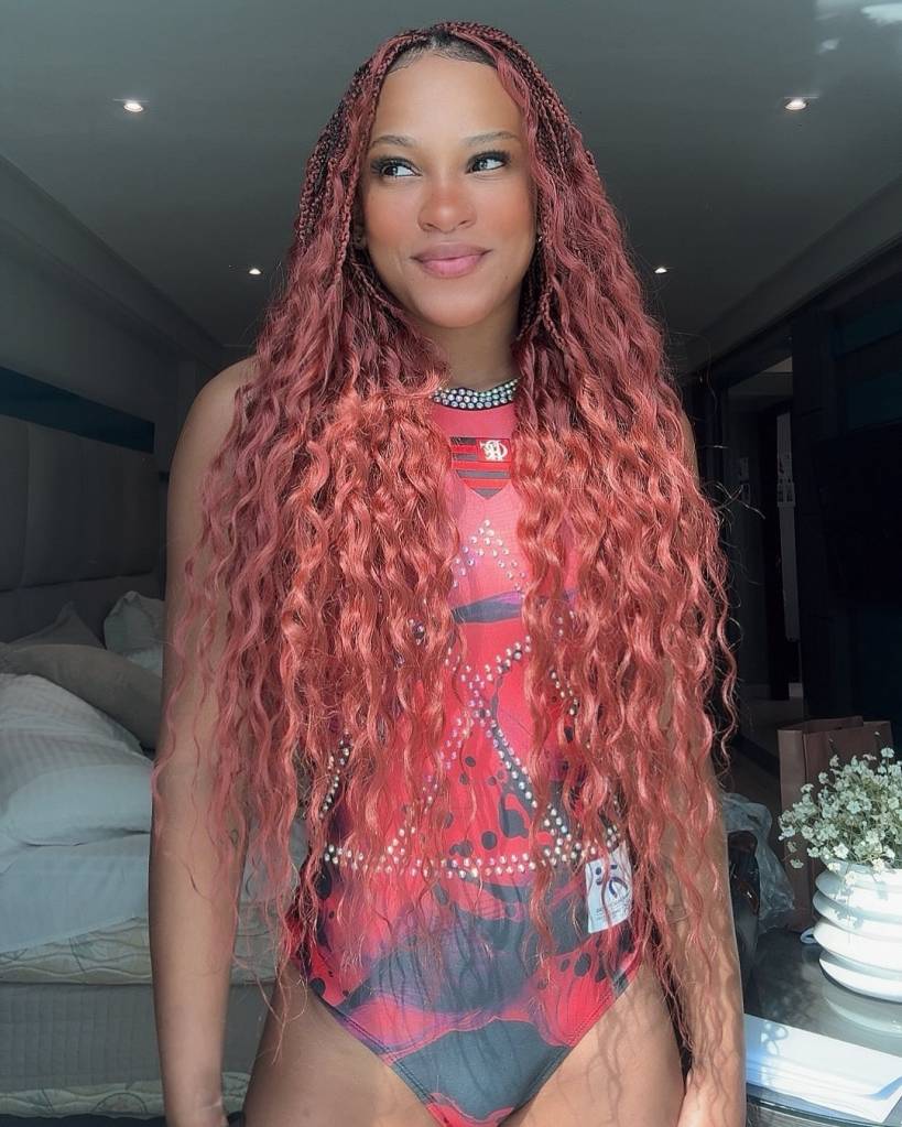 erros comuns ao fazer tranças em cabelo cacheado