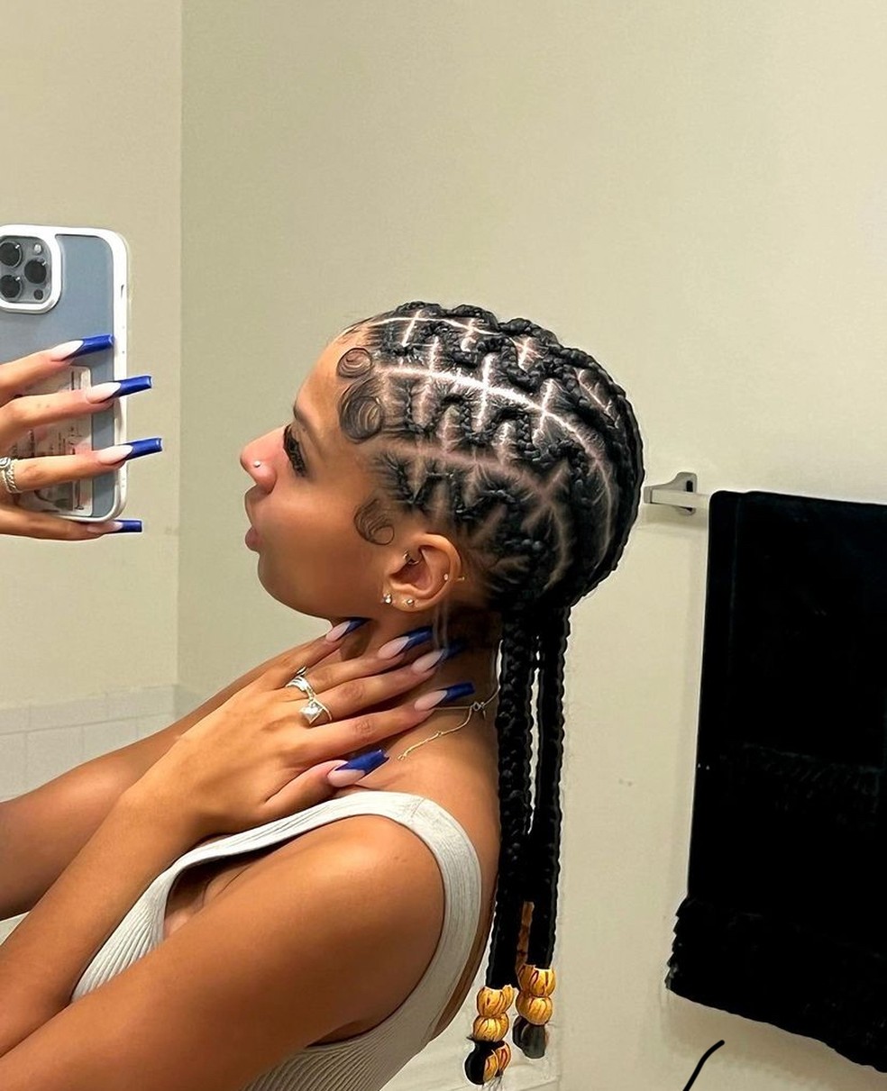 erros comuns ao fazer tranças em cabelo cacheado