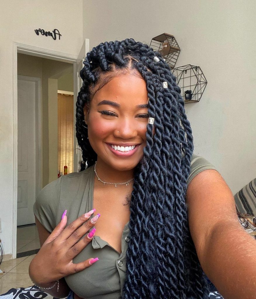 Guia Completo: Como Cuidar das Suas Tranças para Maior Durabilidade; Tranças Protetivas: Os Melhores Estilos para a Saúde do Seu Cabelo; Tranças Clássicas vs. Modernas: Qual Escolher para Cada Ocasião?; Passo a Passo: Faça Você Mesma Tranças Embutidas e Boxeadoras; Tendências de Tranças 2024/2025: O Que Está Bombando no Mundo da Beleza