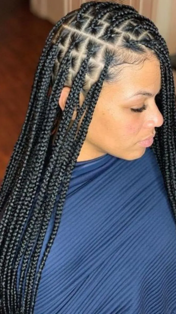 Guia Completo: Como Cuidar das Suas Tranças para Maior Durabilidade; Tranças Protetivas: Os Melhores Estilos para a Saúde do Seu Cabelo; Tranças Clássicas vs. Modernas: Qual Escolher para Cada Ocasião?; Passo a Passo: Faça Você Mesma Tranças Embutidas e Boxeadoras; Tendências de Tranças 2024/2025: O Que Está Bombando no Mundo da Beleza