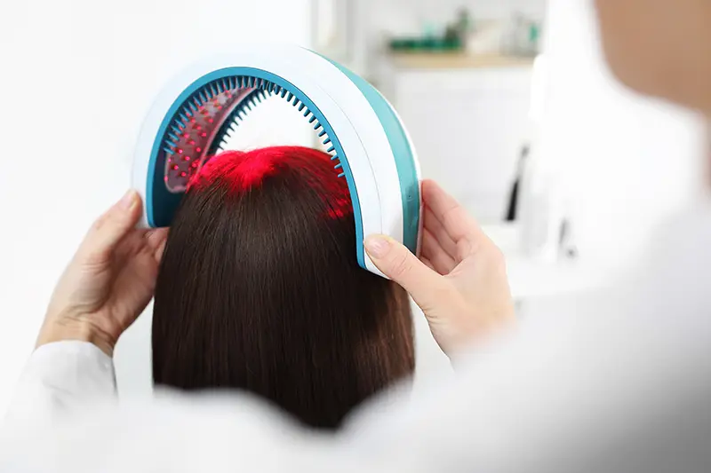 LED Azul e Infravermelho: Além do Vermelho na Terapia Capilar