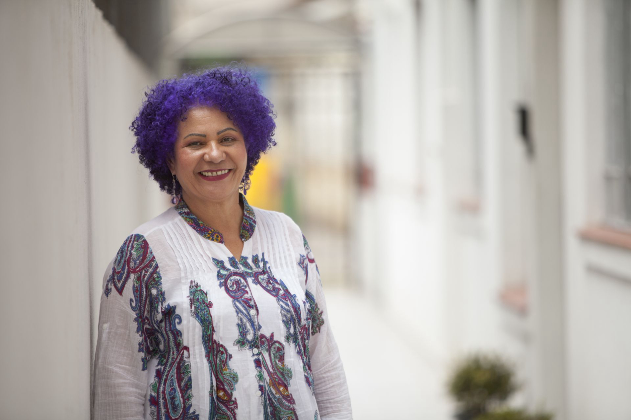 Desvendando a Violeta Genciana: Matizar ou Colorir? Qual a Diferença e Como Aplicar